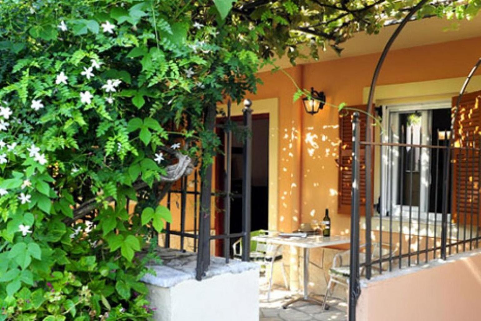 Foteini Apartment Agios Stefanos  Exterior photo